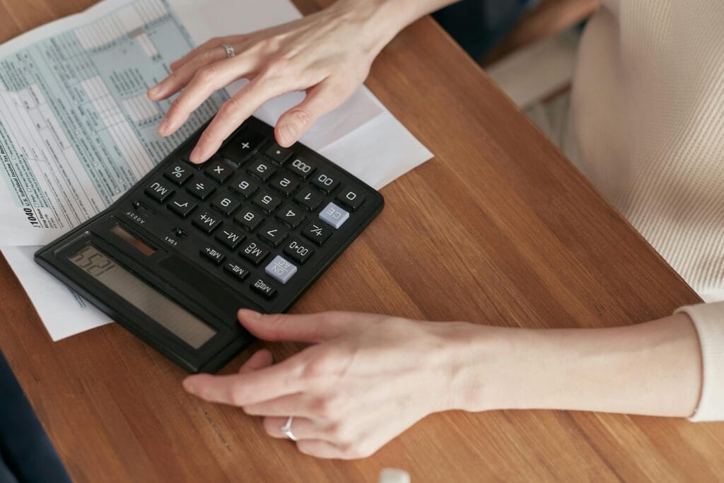 Windykacja należności online – jak skutecznie zabezpieczyć płynność finansową w Twojej firmie?