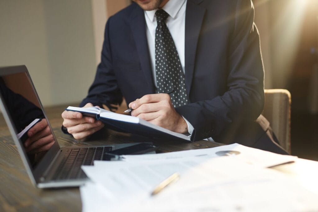 Outsourcing usług prawnych – warto czy nie warto?